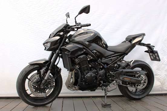 KAWASAKI-Z900-2026