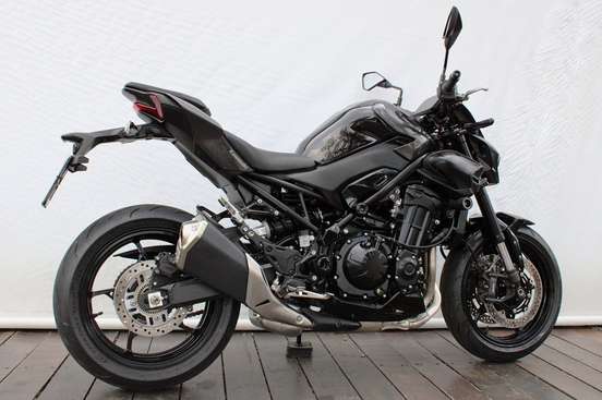 KAWASAKI-Z900-2026