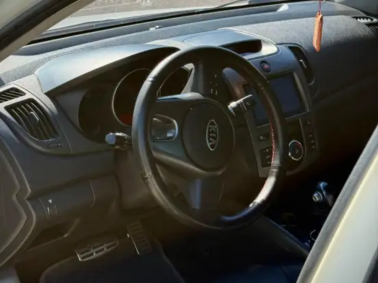 KIA-CERATO-1.6 SX3 16V GASOLINA 4P AUTOMÁTICO KIA-CERATO-2012
