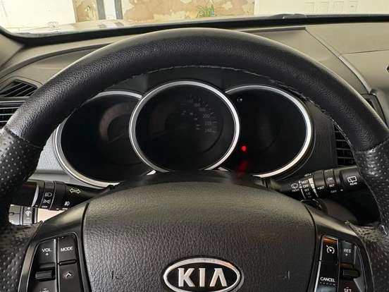 KIA-SORENTO-3.5 V6 GASOLINA EX 7L AUTOMATICO KIA-SORENTO-2010