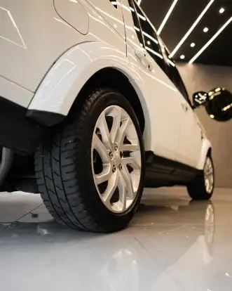 LAND ROVER-DISCOVERY 4-2014