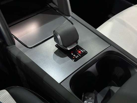 LAND ROVER-DISCOVERY SPORT-2024