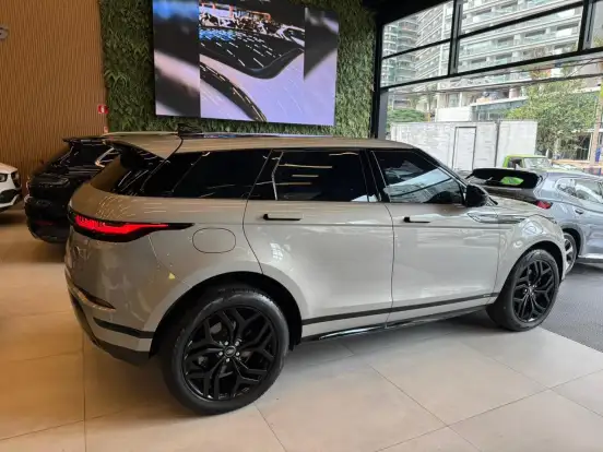 LAND ROVER-RANGE ROVER EVOQUE-2.0 P250 FLEX R-DYNAMIC SE AWD AUTOMÁTICO LAND ROVER-RANGE ROVER EVOQUE-2020