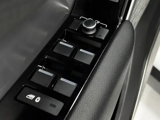 LAND ROVER-RANGE ROVER VELAR-2.0 P300 GASOLINA R-DYNAMIC SE AUTOMÁTICO LAND ROVER-RANGE ROVER VELAR-2020