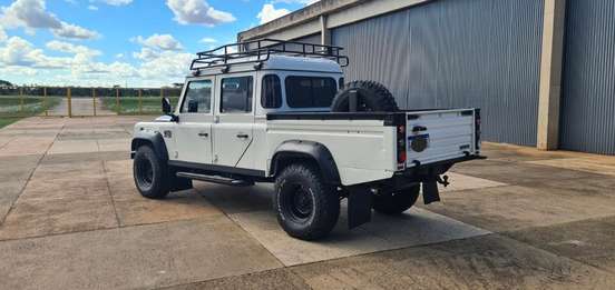 LAND ROVER-DEFENDER-2009