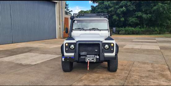 LAND ROVER-DEFENDER-2009