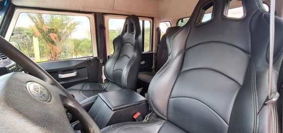 LAND ROVER-DEFENDER-2009