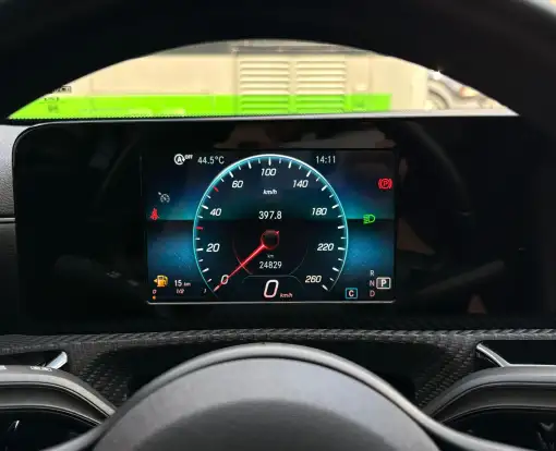 MERCEDES-BENZ-A 200-2020