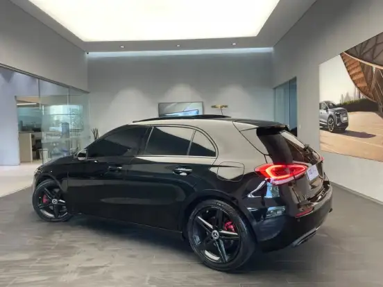 MERCEDES-BENZ-A 250-2019