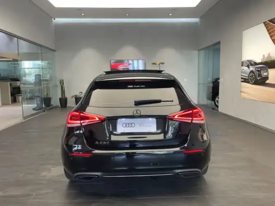 MERCEDES-BENZ-A 250-2019