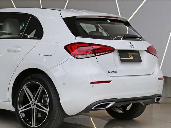 MERCEDES-BENZ-A 250-2019