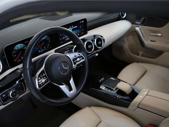 MERCEDES-BENZ-A 250-2019