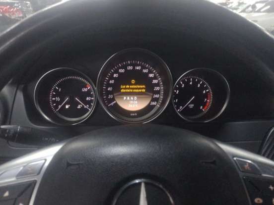 MERCEDES-BENZ-C 180-1.8 CGI CLASSIC 16V GASOLINA 4P AUTOMÁTICO MERCEDES-BENZ-C 180-2011