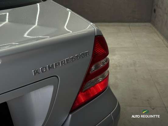 MERCEDES-BENZ-C 180 K-1.8 CLASSIC KOMPRESSOR 16V 143 CV GASOLINA 4P AUTOMÁTICO MERCEDES-BENZ-C 180 K-2005