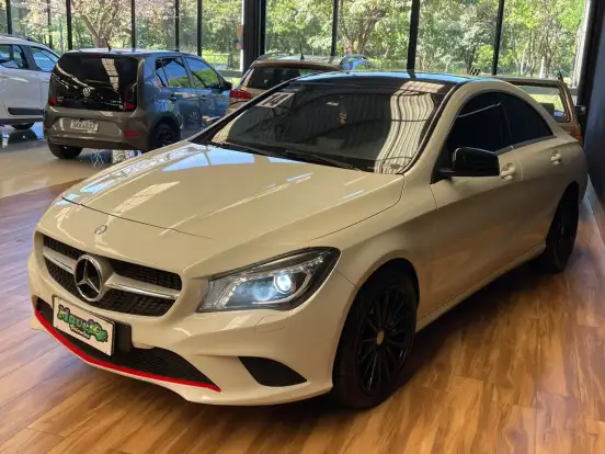 MERCEDES-BENZ-CLA 200-2013