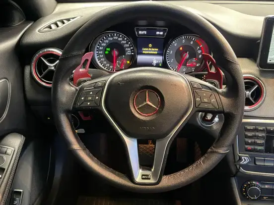 MERCEDES-BENZ-CLA 200-2013