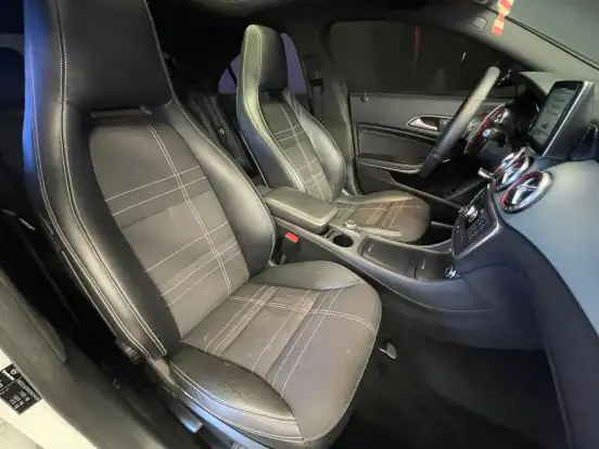 MERCEDES-BENZ-CLA 200-2013