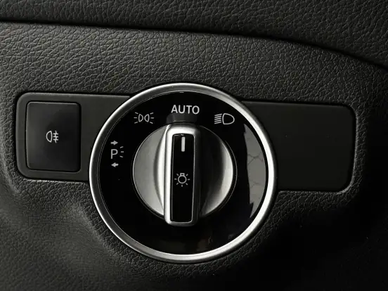 MERCEDES-BENZ-GLA 200-2015