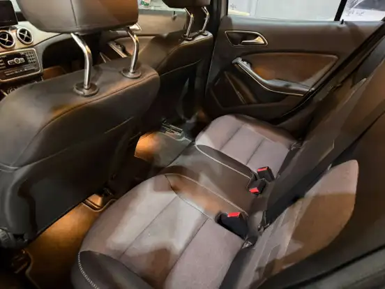 MERCEDES-BENZ-GLA 200-2015