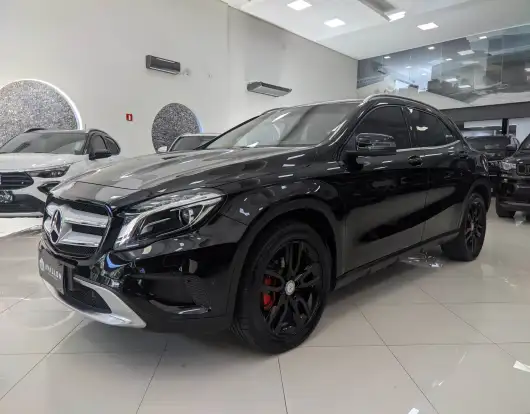 MERCEDES-BENZ-GLA 200-2015