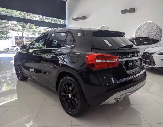 MERCEDES-BENZ-GLA 200-2015