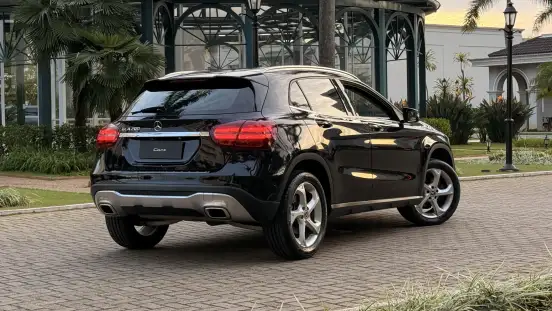 MERCEDES-BENZ-GLA 200-2018