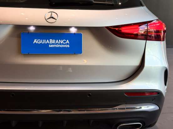 MERCEDES-BENZ-GLA 200-2025