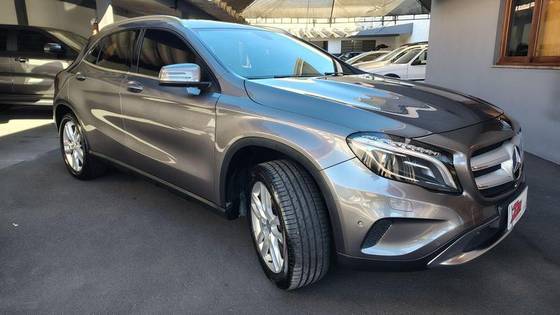 MERCEDES-BENZ GLA 200 1.6 CGI ADVANCE 16V TURBO FLEX 4P AUTOMÁTICO