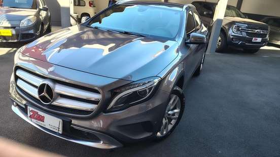 MERCEDES-BENZ-GLA 200-2015