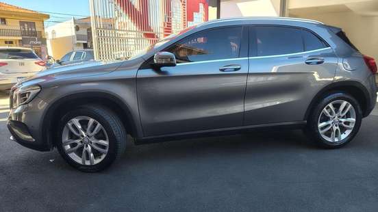 MERCEDES-BENZ-GLA 200-2015