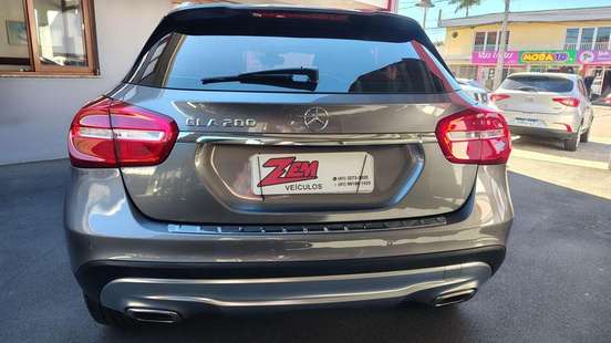 MERCEDES-BENZ-GLA 200-2015
