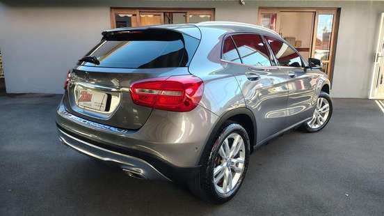 MERCEDES-BENZ-GLA 200-2015