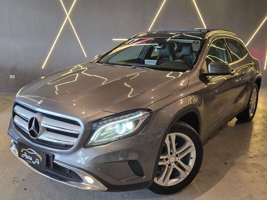 MERCEDES-BENZ-GLA 200-2017