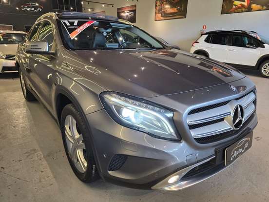 MERCEDES-BENZ-GLA 200-2017