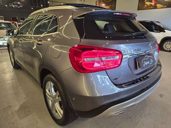 MERCEDES-BENZ-GLA 200-2017