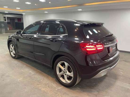 MERCEDES-BENZ-GLA 200-1.6 CGI FLEX ADVANCE 7G-DCT MERCEDES-BENZ-GLA 200-2019
