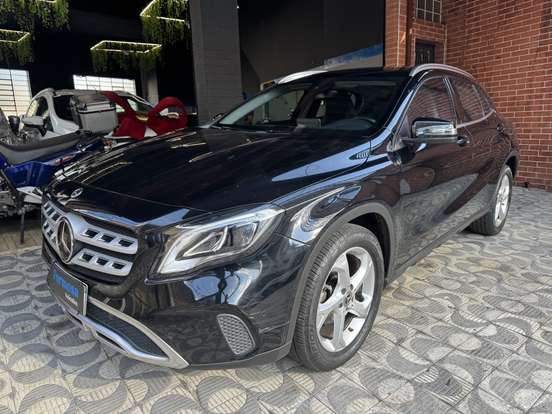 MERCEDES-BENZ-GLA 200-2019