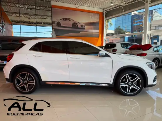 MERCEDES-BENZ-GLA 250-2018