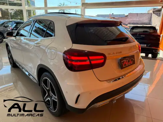 MERCEDES-BENZ-GLA 250-2018