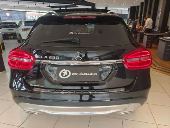 MERCEDES-BENZ-GLA 250-2.0 16V TURBO GASOLINA VISION 4P AUTOMÁTICO MERCEDES-BENZ-GLA 250-2015