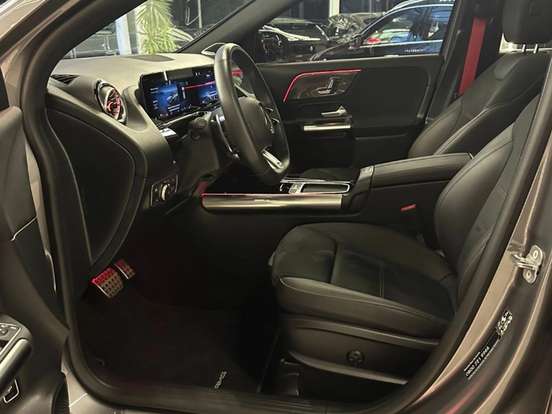 MERCEDES-BENZ-GLA 35 AMG-2024