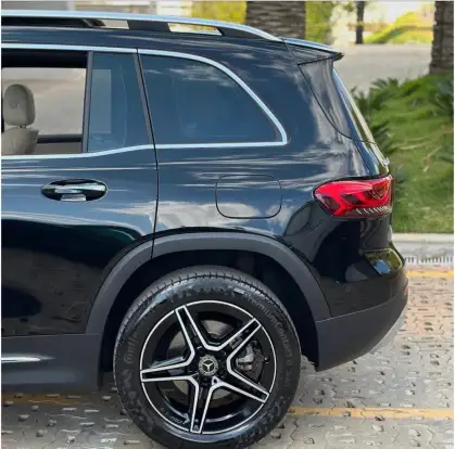 MERCEDES-BENZ-GLB 200-2020