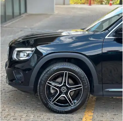 MERCEDES-BENZ-GLB 200-2020