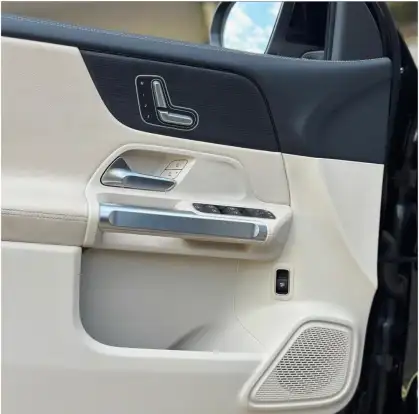MERCEDES-BENZ-GLB 200-2020