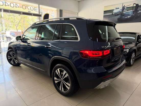 MERCEDES-BENZ-GLB 200-2021