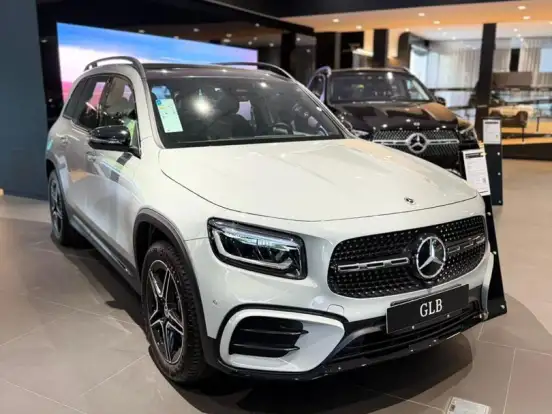 MERCEDES-BENZ-GLB 220-2.0 MHEV AMG LINE 4MATIC 8G-DCT MERCEDES-BENZ-GLB 220-2026