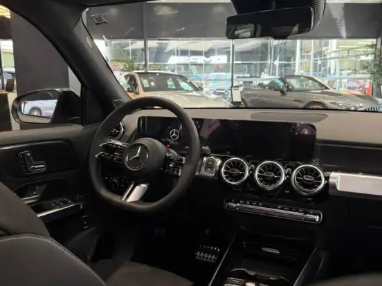 MERCEDES-BENZ-GLB 220-2.0 MHEV AMG LINE 4MATIC 8G-DCT MERCEDES-BENZ-GLB 220-2026