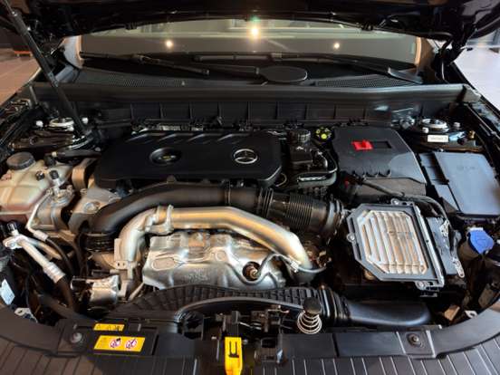 MERCEDES-BENZ-GLB 220-2025