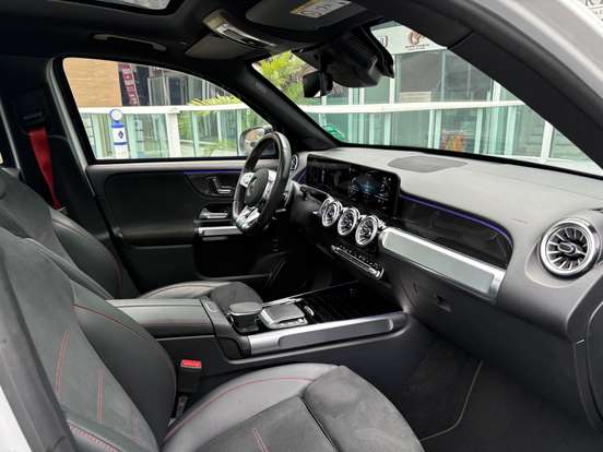 MERCEDES-BENZ-GLB 35 AMG-2022