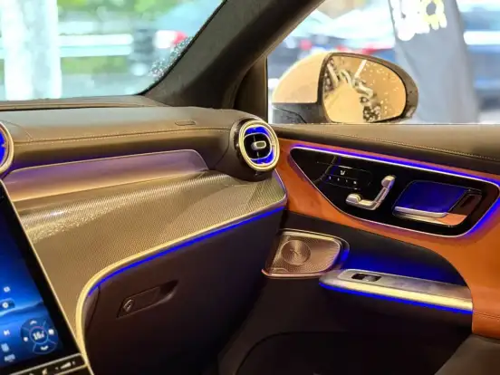 MERCEDES-BENZ-GLC 300-2026